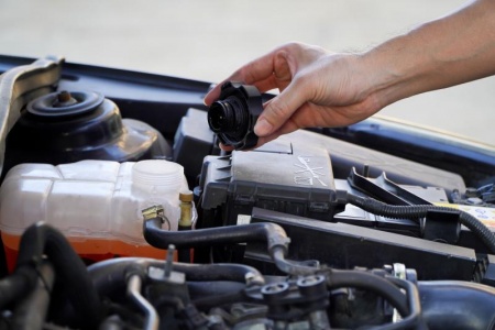 Vidange auto, fréquence recommandée et impact sur les performances moteur